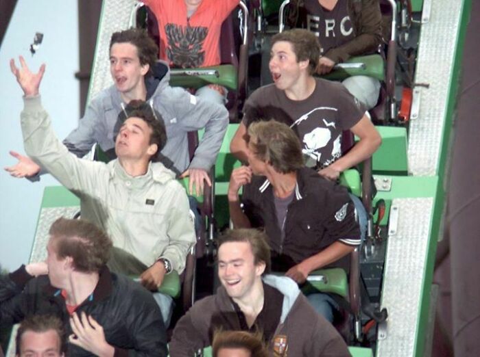 54 Of The Best Photos People Brought Home After A Trip To An Amusement Park