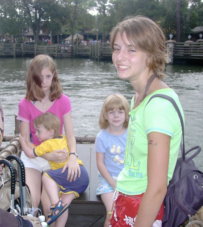 54 Of The Best Photos People Brought Home After A Trip To An Amusement Park