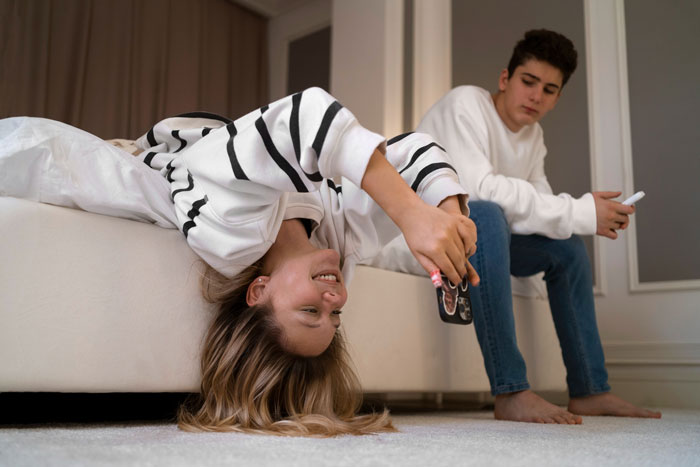 Dad Pays $300 Child Support, Feels He Can Control 10YO&#8217;s Whole Life, Mom Gives Him A Reality Check