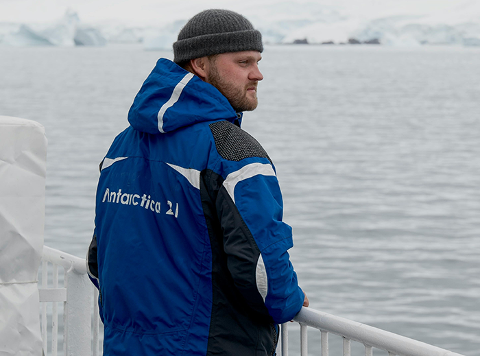 Woman Waits Faithfully For BF In Antarctica, Only To Discover He Cheated And Spread Lies About Her