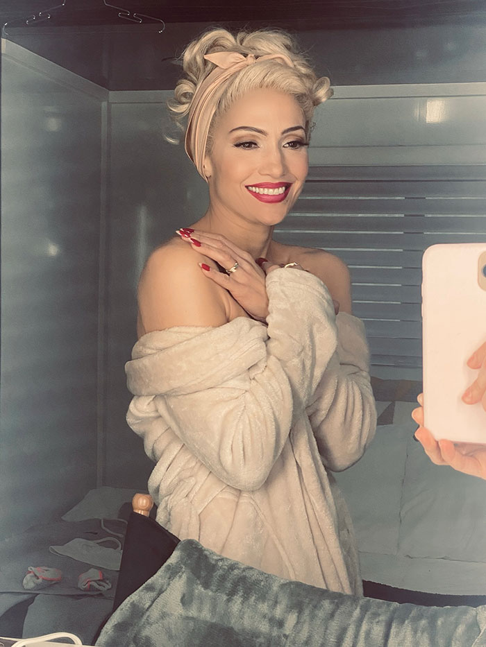 “Who Is This White Lady?”: Fans Mistake Jennifer Lopez For Gwen Stefani In New Look