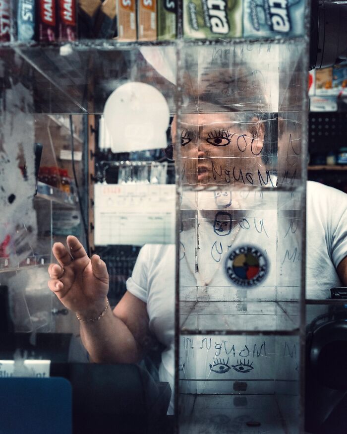 50 Unforgettable Moments Captured On The Streets By Billy Dinh