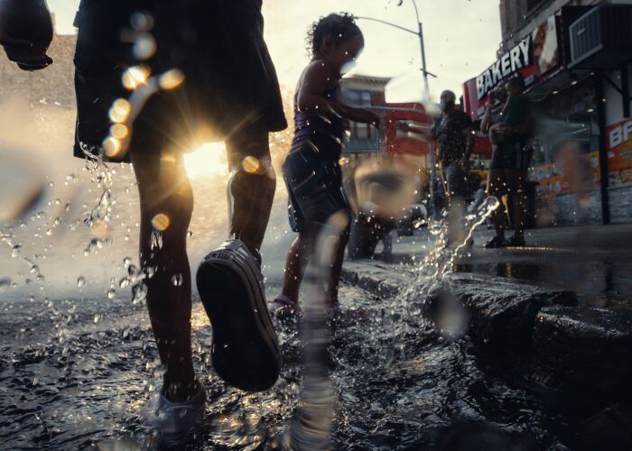 50 Unforgettable Moments Captured On The Streets By Billy Dinh