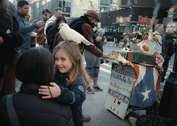 50 Unforgettable Moments Captured On The Streets By Billy Dinh