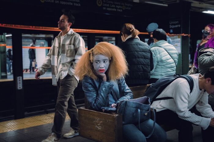 50 Unforgettable Moments Captured On The Streets By Billy Dinh