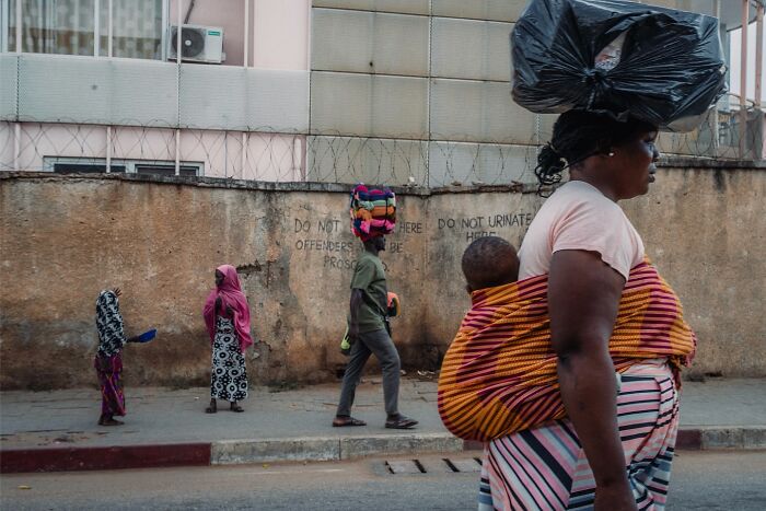 50 Unforgettable Moments Captured On The Streets By Billy Dinh