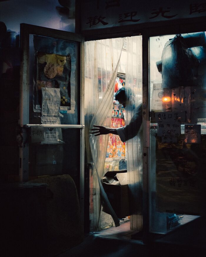 50 Unforgettable Moments Captured On The Streets By Billy Dinh