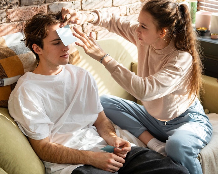 Man Accidentally Tanks Relationship After Joking With Autistic Sister At Dinner With GF’s Parents