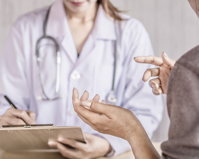 Woman Solves Friend&#8217;s Medical Mystery In 1 Minute After 6 Doctors Failed