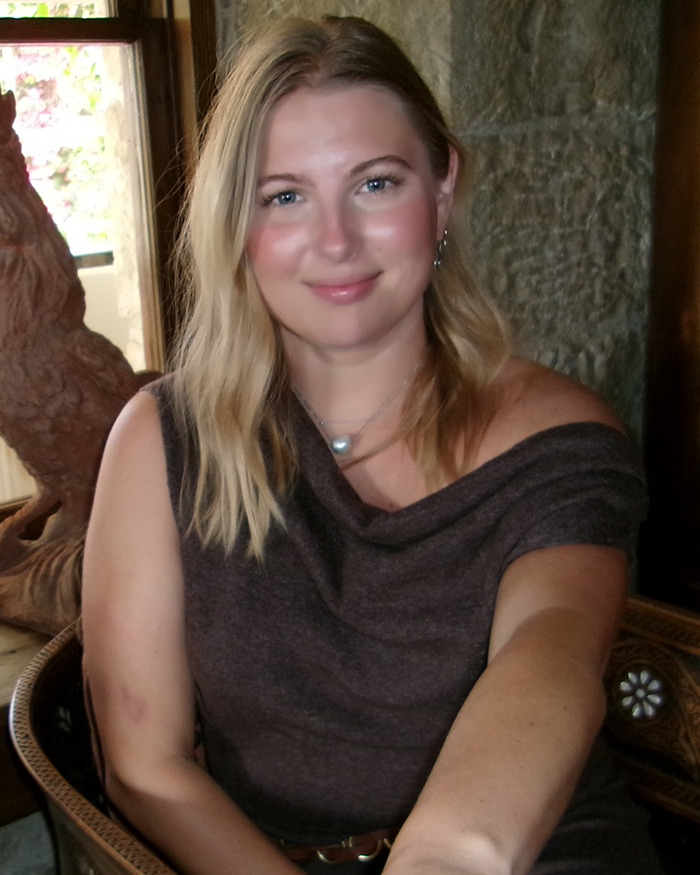 Woman Solves Friend&#8217;s Medical Mystery In 1 Minute After 6 Doctors Failed