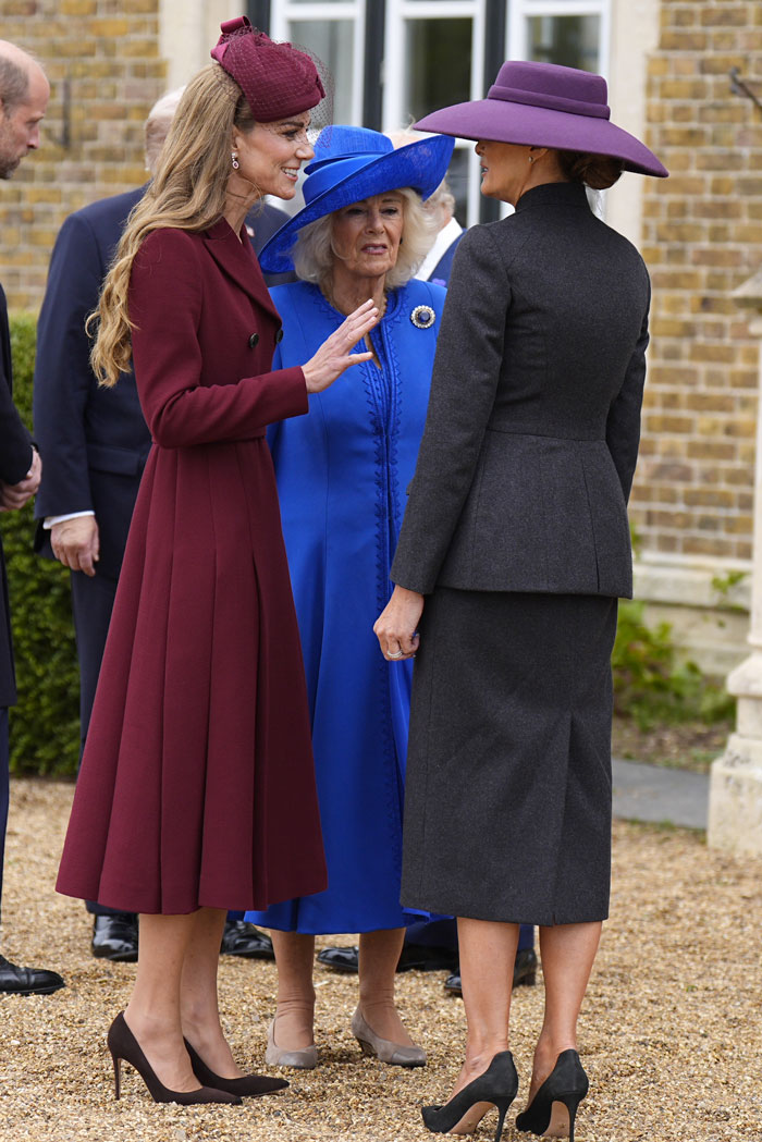 Body Language Expert Dissects Melania Trump And Kate Middleton’s Awkward State Visit Moment