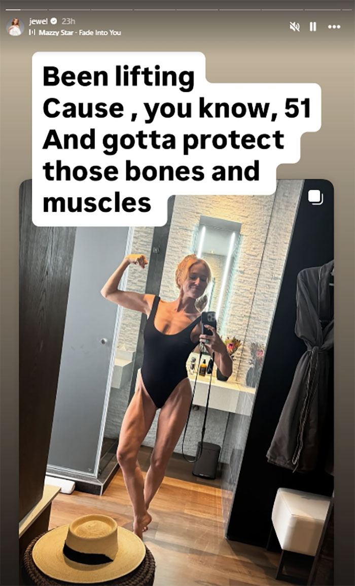 51-Year-Old 90s Star Shows Off Her Toned Body In Bikini And Reveals Her Fitness Secrets To Fans