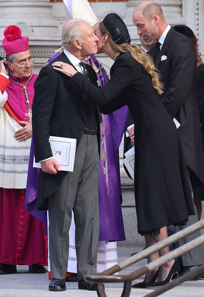 Princess Kate Middleton’s Public Gesture Leaves King Charles “Startled” At Royal Funeral