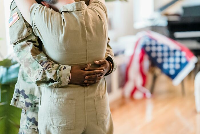 33 Real-Life Stories From Men Who Got Married For All The Wrong Reasons And How That&#8217;s Going Now