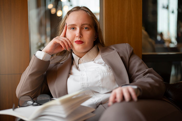 Chauvinist Boss Demands Lady Lose Weight For Client, She&#8217;s Delighted By How Karma Gets Back At Him