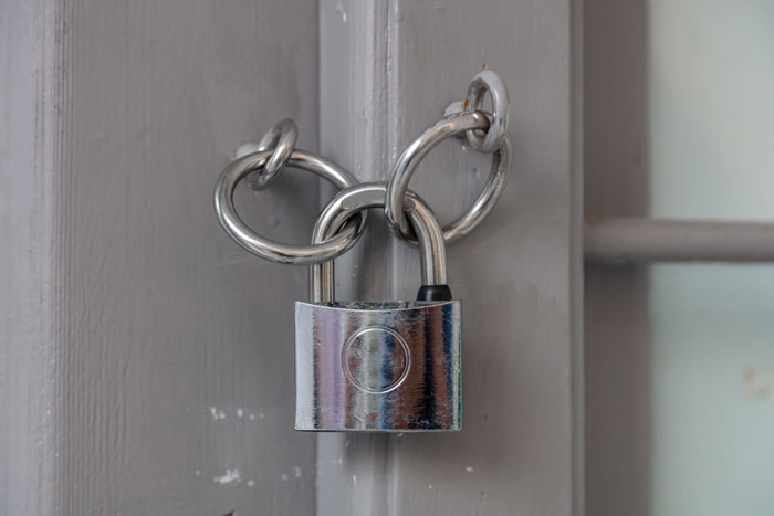 Mom “Confiscates” 22YO’s Cash, Takes Underwear As They Are ‘Immoral’, Loses It When She Installs Lock