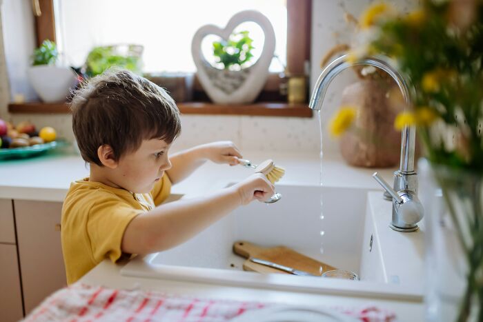 59 Parenting Hacks That Sound Silly But Actually Save Sanity