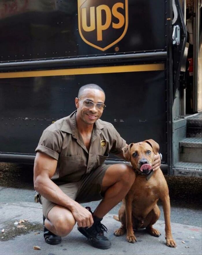 145 Times UPS Drivers Met Adorable Pets And Couldn’t Help But Brag (New Pics)
