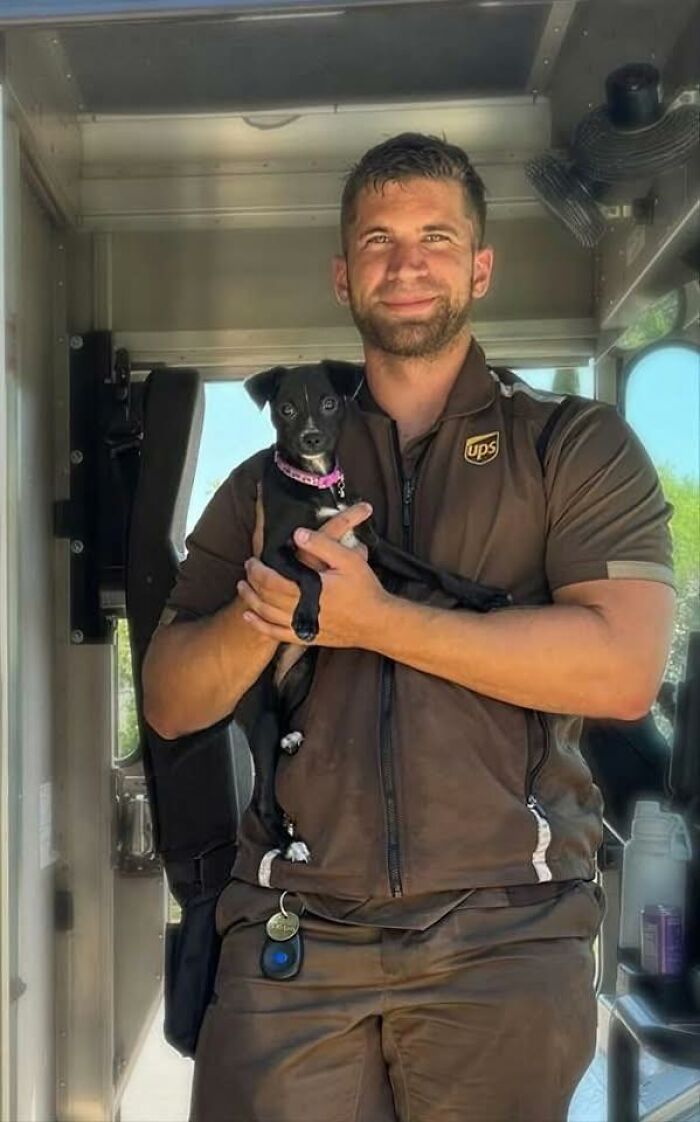 145 Times UPS Drivers Met Adorable Pets And Couldn’t Help But Brag (New Pics)