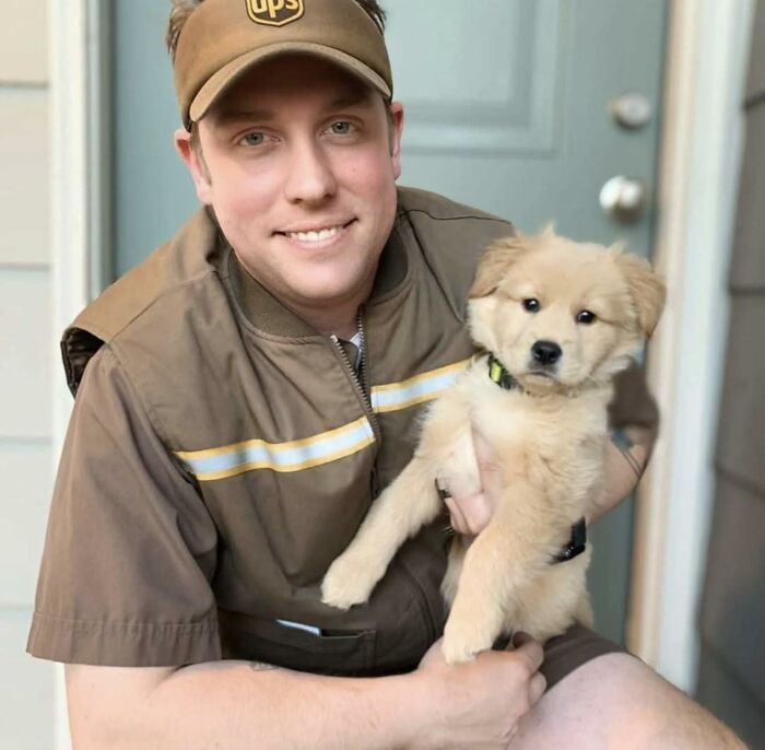 145 Times UPS Drivers Met Adorable Pets And Couldn’t Help But Brag (New Pics)