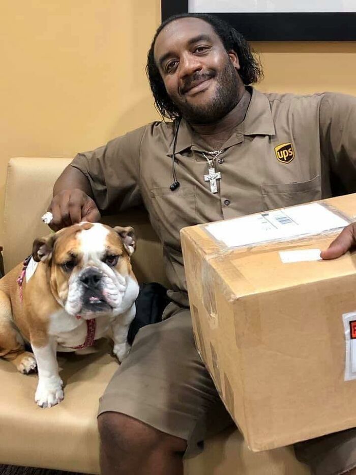 145 Times UPS Drivers Met Adorable Pets And Couldn’t Help But Brag (New Pics)