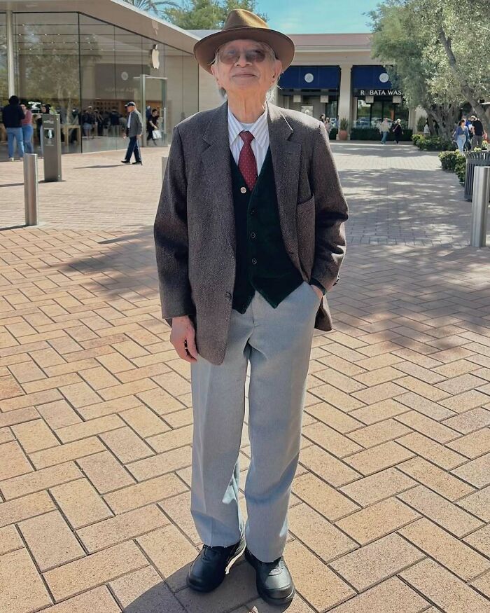93 Cool And Stylish Grandparents Whose Outfits Could Put Younger Generations To Shame