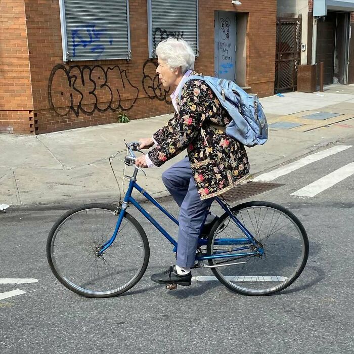 93 Cool And Stylish Grandparents Whose Outfits Could Put Younger Generations To Shame