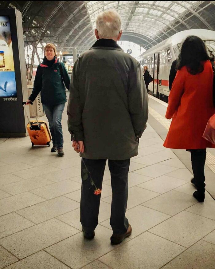 93 Cool And Stylish Grandparents Whose Outfits Could Put Younger Generations To Shame