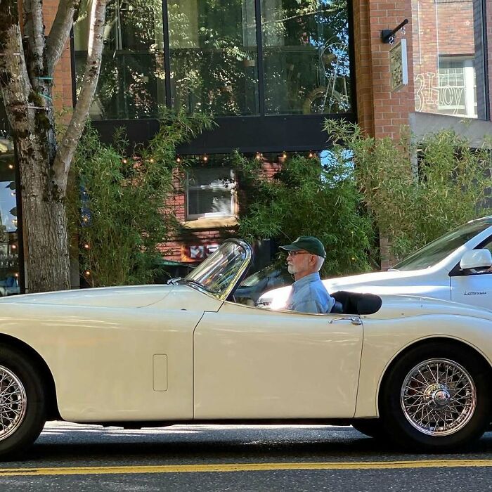 93 Cool And Stylish Grandparents Whose Outfits Could Put Younger Generations To Shame