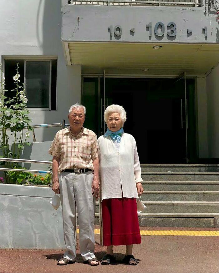 93 Cool And Stylish Grandparents Whose Outfits Could Put Younger Generations To Shame