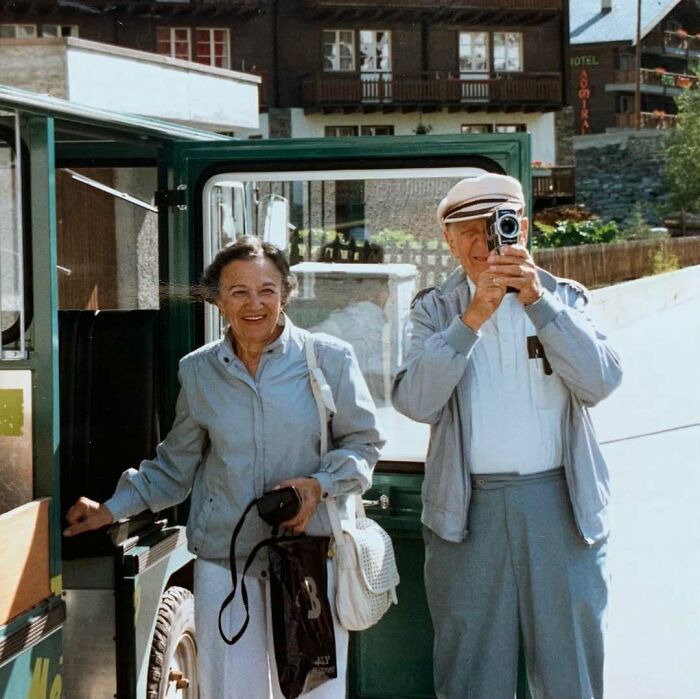93 Cool And Stylish Grandparents Whose Outfits Could Put Younger Generations To Shame