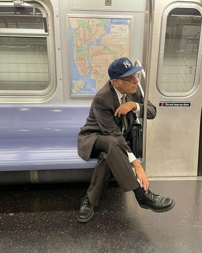 93 Cool And Stylish Grandparents Whose Outfits Could Put Younger Generations To Shame