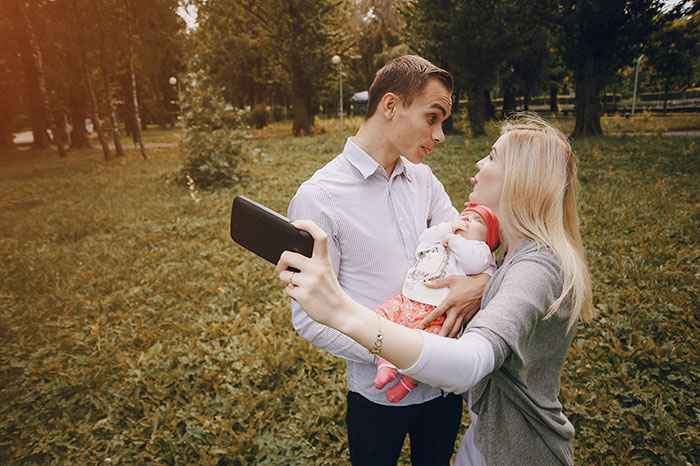 Aunt Explodes After 34YO Refuses To Adopt Orphaned Siblings, Settles On Covering Bills Instead