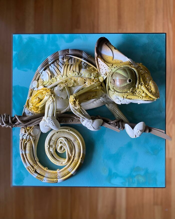 This Artist Creates Incredible Sculptures Out Of Stuff That&#8217;s Been Thrown Away (30 Pics)