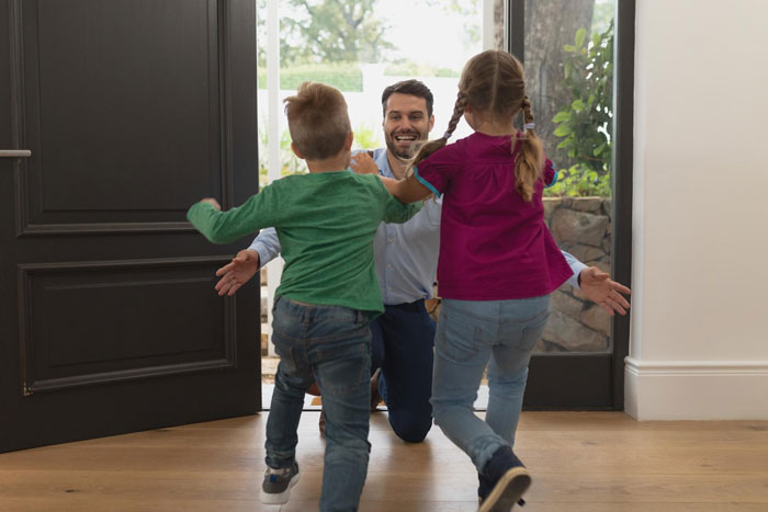 Woman Dumps Bro’s Kids With A Friend To Go Shopping, He Can’t Believe Her Audacity