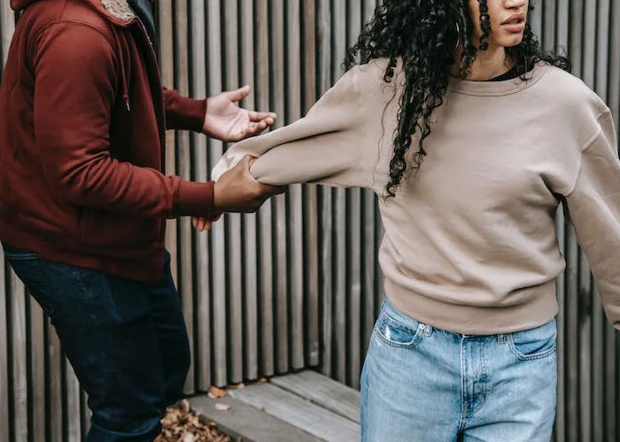 Maid Of Honor Finds Out Why Her Boyfriend Broke Up With Her, Walks Out Of Best Friend&#8217;s Wedding