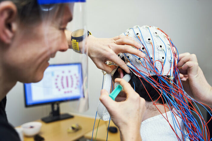 &#8220;Trust Your Gut Feeling&#8221;: Scientists Suggest Precognition May Be Real In Haunting New Evidence