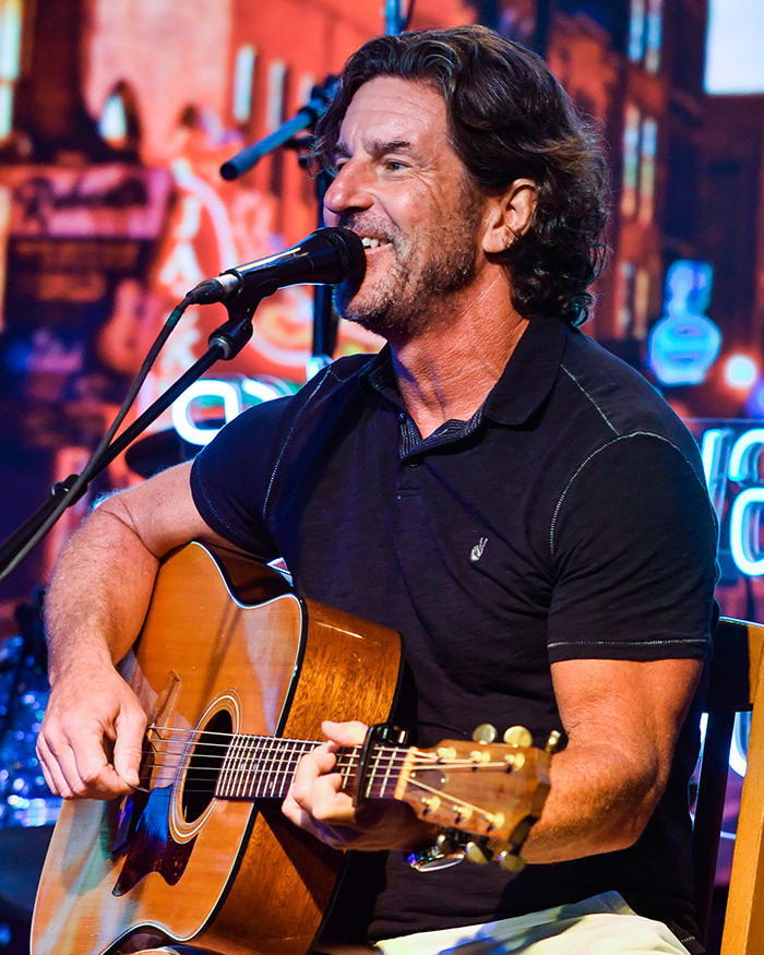 Grammy-Winning Songwriter Of &#8216;Jesus Take The Wheel&#8217; Loses Life In Tragic Plane Crash