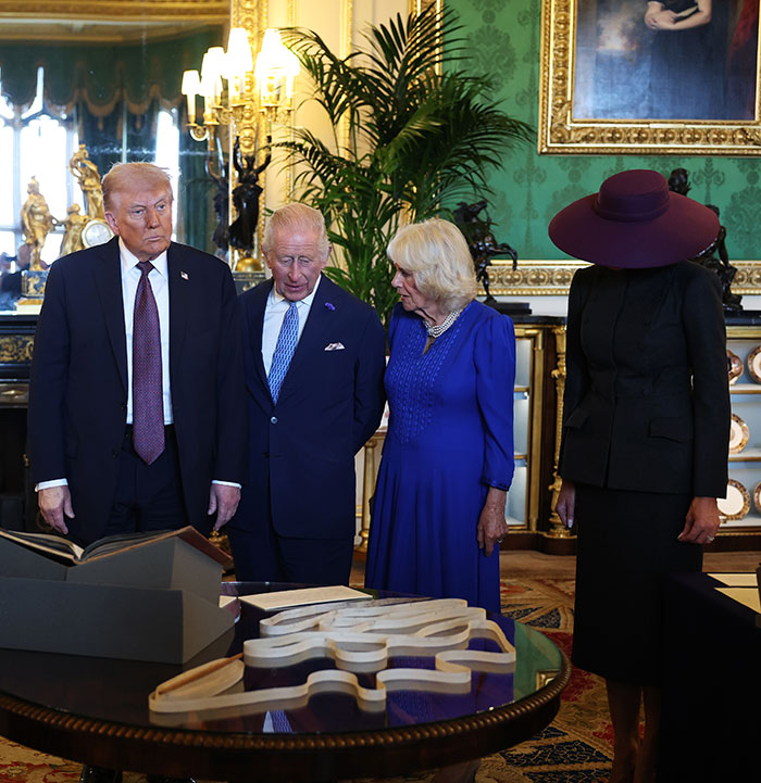 &#8220;How Many Royals Does It Take To Change A Light Bulb?&#8221;: Melania Trump&#8217;s UK Look Brutally Roasted