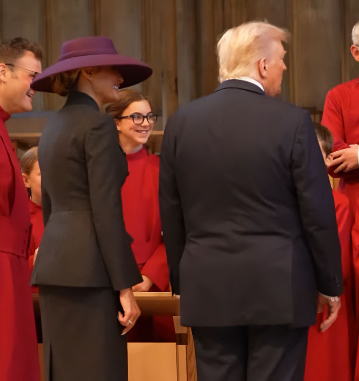 &#8220;How Many Royals Does It Take To Change A Light Bulb?&#8221;: Melania Trump&#8217;s UK Look Brutally Roasted