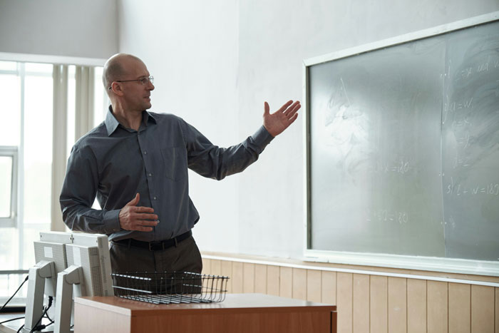 62 Professors Who Left Such An Impression On Students, They Received The Most Hilarious Reviews