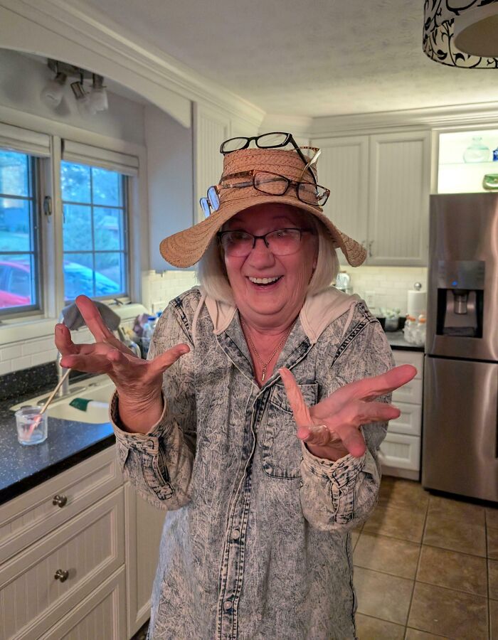 80 People Who Have The Funniest Parents Ever (New Pics)