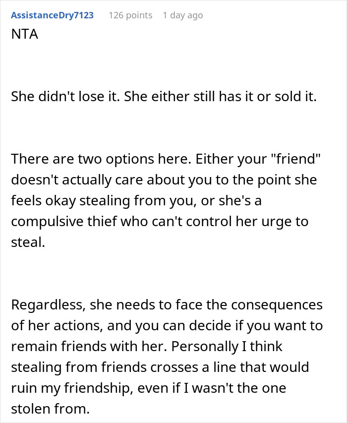 Man Catches A Friend Stealing His BF’s Camera, Confronts Her Only To Discover Her True Colors