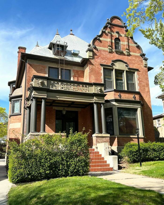115 Adorable And Lovely Old Homes You Might Want To Move Into ASAP