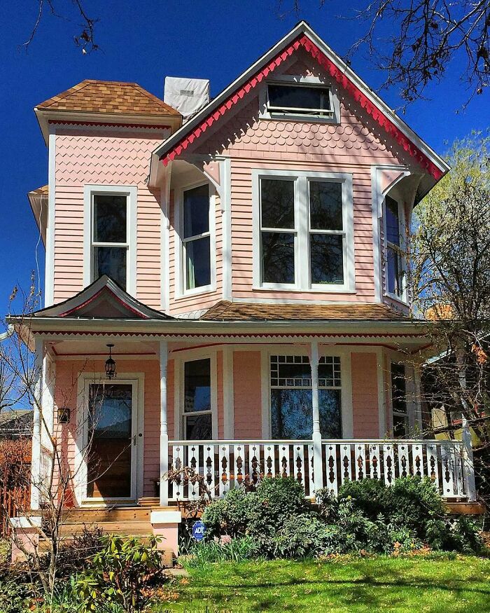 115 Adorable And Lovely Old Homes You Might Want To Move Into ASAP