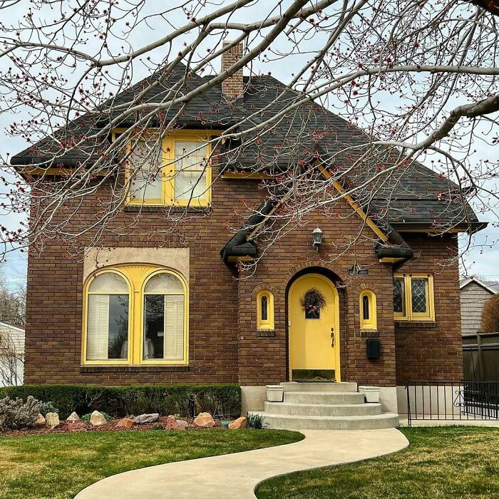 115 Adorable And Lovely Old Homes You Might Want To Move Into ASAP