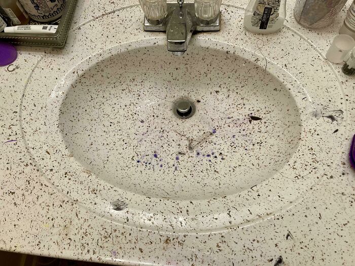 74 Enraging Photos That Show What Awful Roommates People Have To Deal With