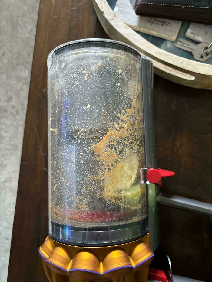 74 Enraging Photos That Show What Awful Roommates People Have To Deal With