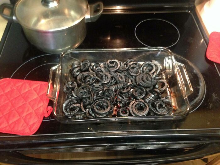 74 Enraging Photos That Show What Awful Roommates People Have To Deal With