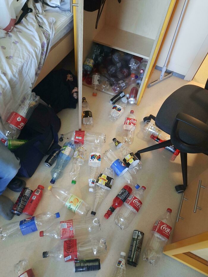 74 Enraging Photos That Show What Awful Roommates People Have To Deal With